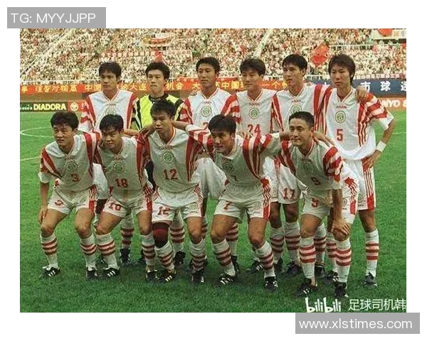 足球明星装饰画精选大全展现球场传奇与艺术魅力的完美结合